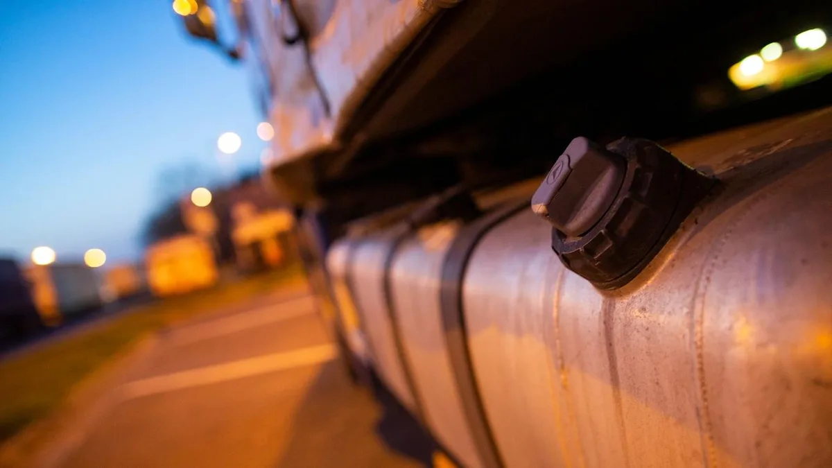 Baumaschinen als Ziel: Dieseldiebe auf frischer Tat ertappt