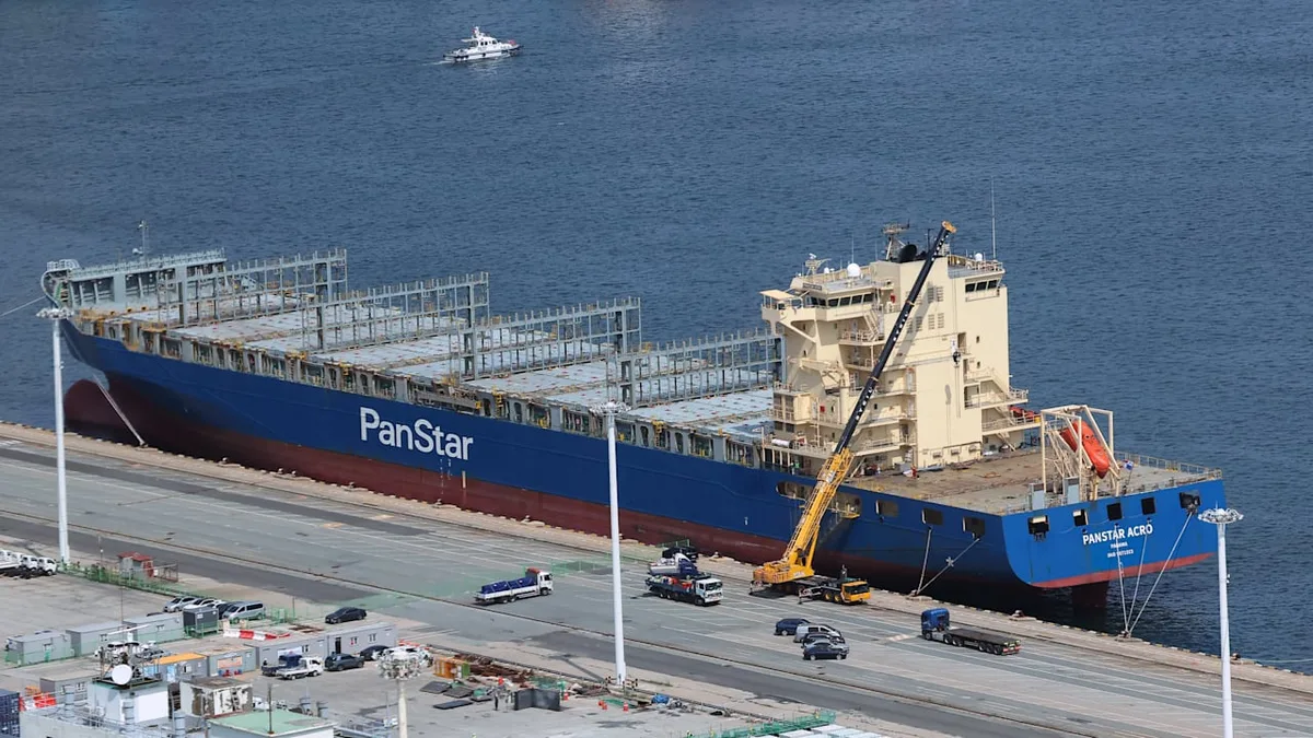 Jetzt schickt auch Südkorea erstes Schiff - Wettrennen der Container-Riesen durchs Eis