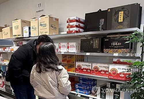 약국 간판에 '공장'·'창고' 못 쓴다…과소비 막게 약사법 개정