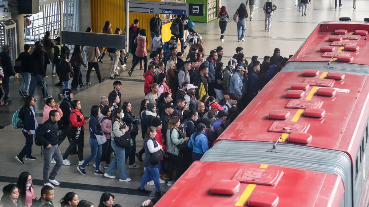 Transmilenio recibirá más de $48.000 millones para seguridad e infraestructura en el corredor Bogotá-Soacha: firmó convenio con la Agencia Regional de Movilidad