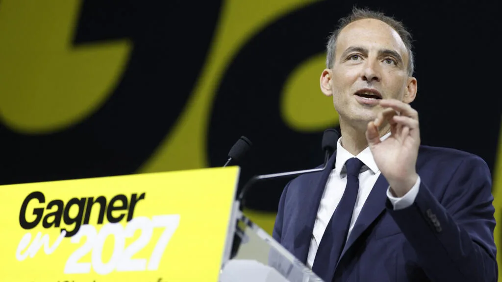 Présidentielle 2027 : Raphaël Glucksmann veut remporter la primaire socialiste sur une ligne anti-LFI