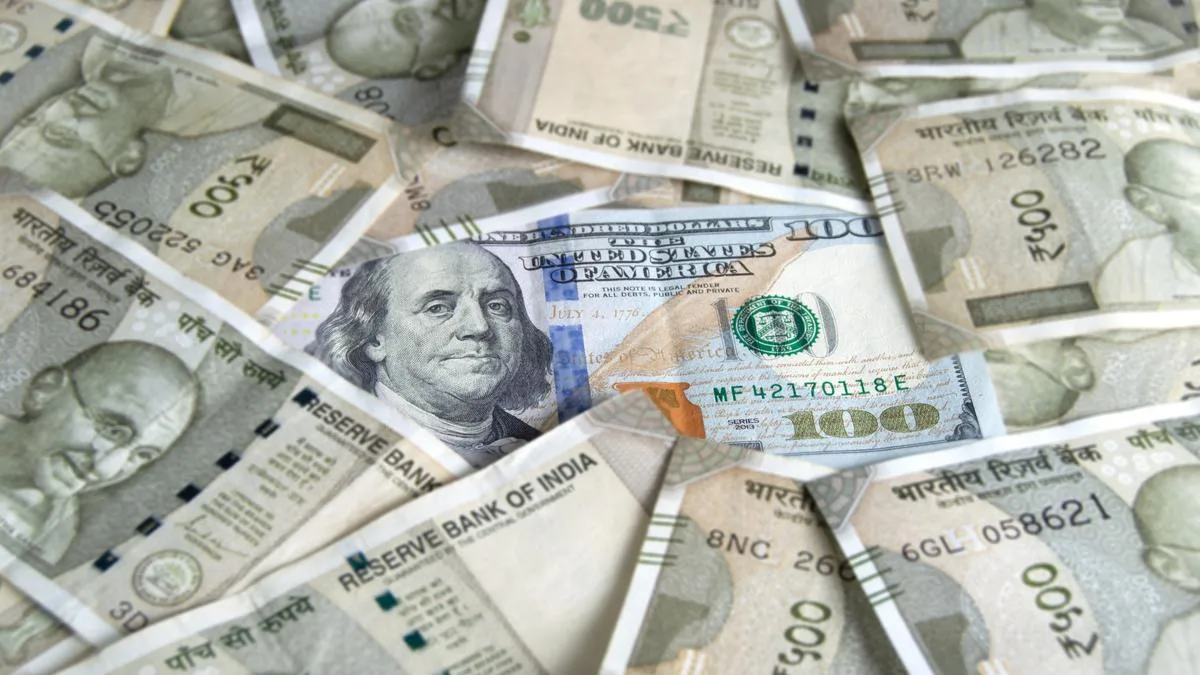 Rupee rises 7 paise to close at 94.92 against U.S. dollar on RBI intervention