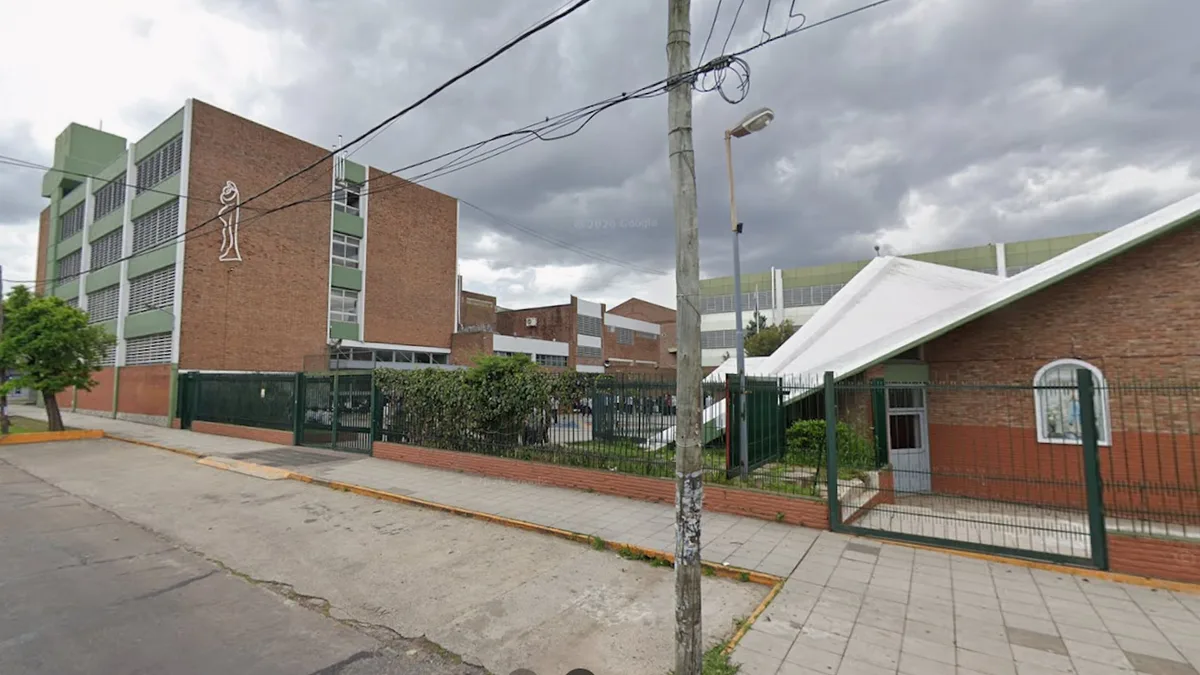 “Los chicos compraban las fotos”: nueva denuncia contra alumnos por crear y vender con IA imágenes de compañeras desnudas