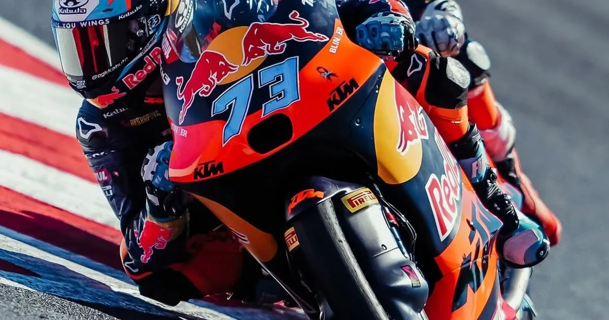 En un final electrizante de Moto3, Perrone fue quinto y Morelli logró una gran remontada