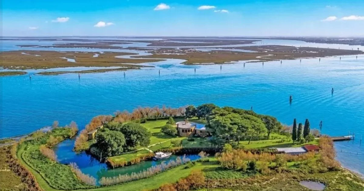 Sale a la venta en Venecia una isla privada con un fortín construido por Napoleón