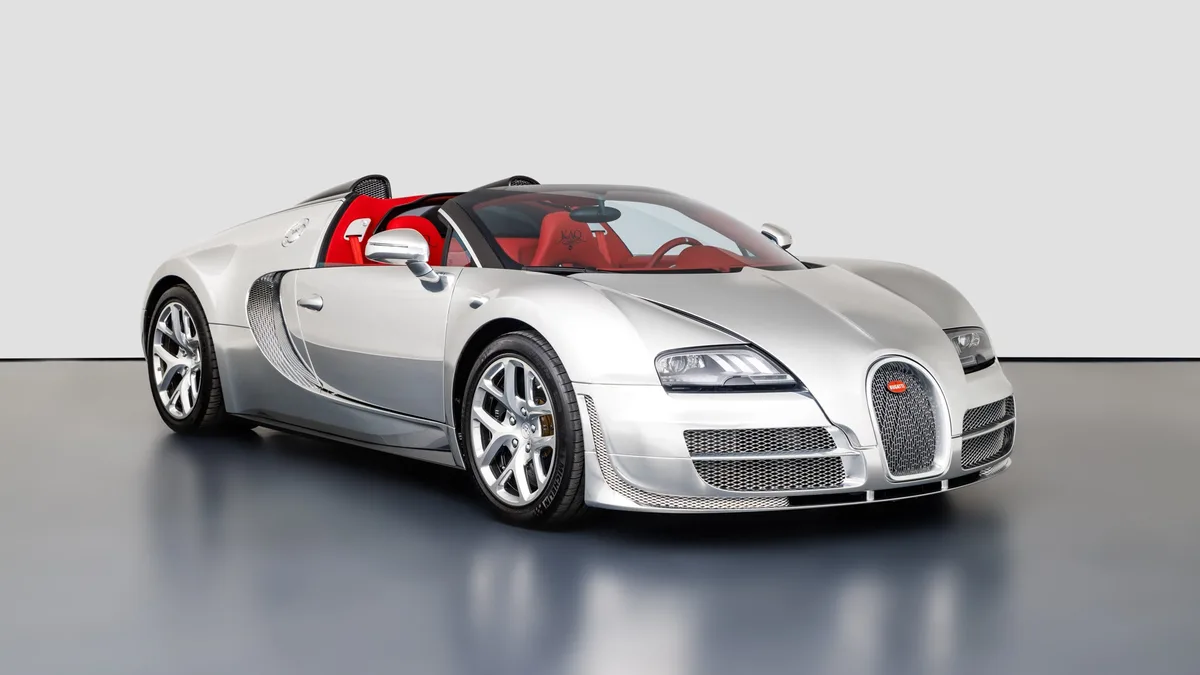 Fernando Alonso é flagrado com Bugatti avaliada em até R$ 40 milhões