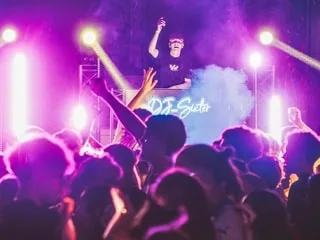 PORTRAIT. DJ Sixter, le Breton qui monte et fait vibrer les dancefloors
