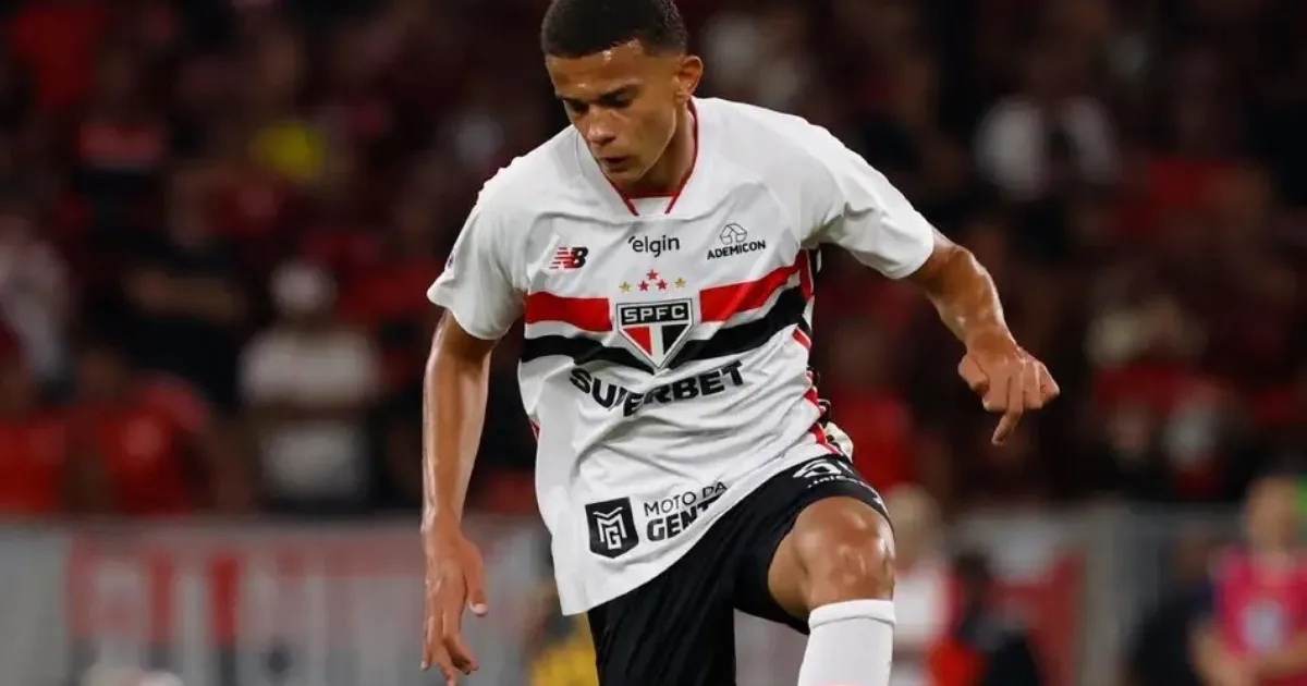 Jogador do São Paulo é expulso no clássico contra o Palmeiras
