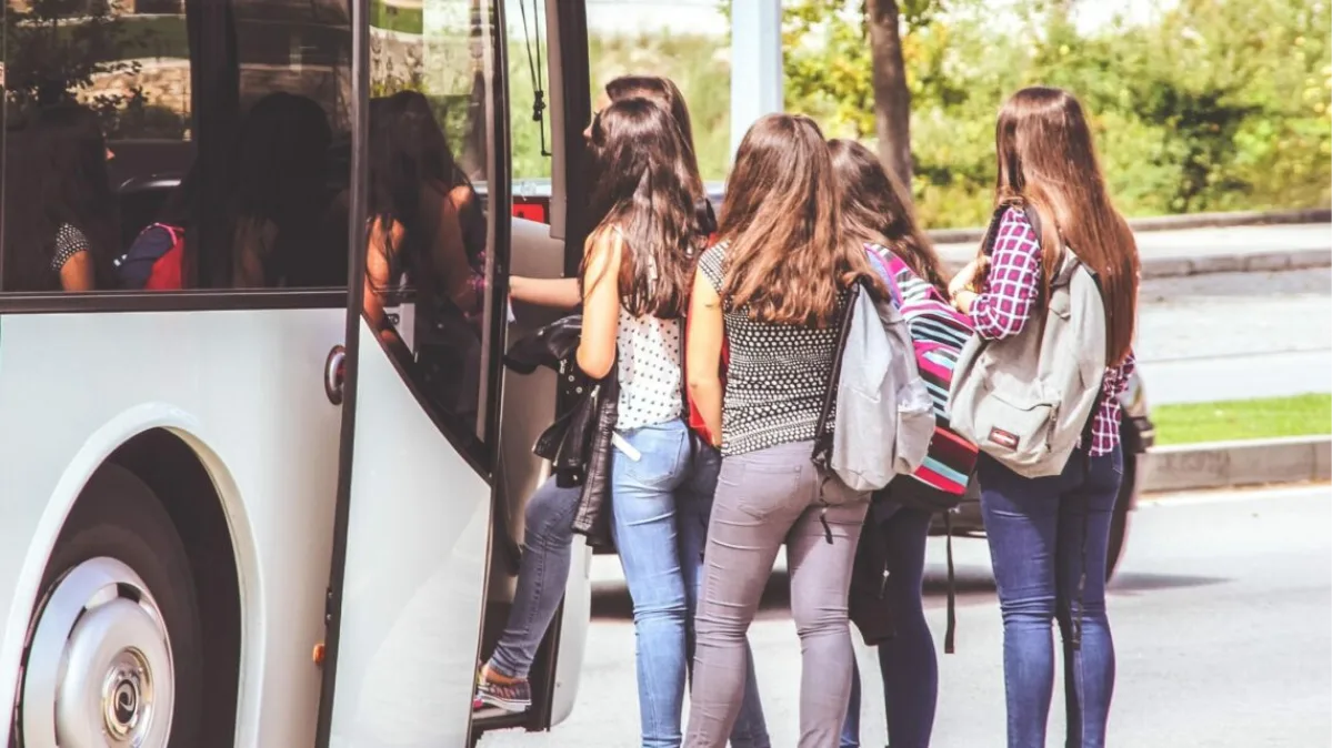 Regresso às aulas: sem smartphones nas escolas, que alternativas existem?