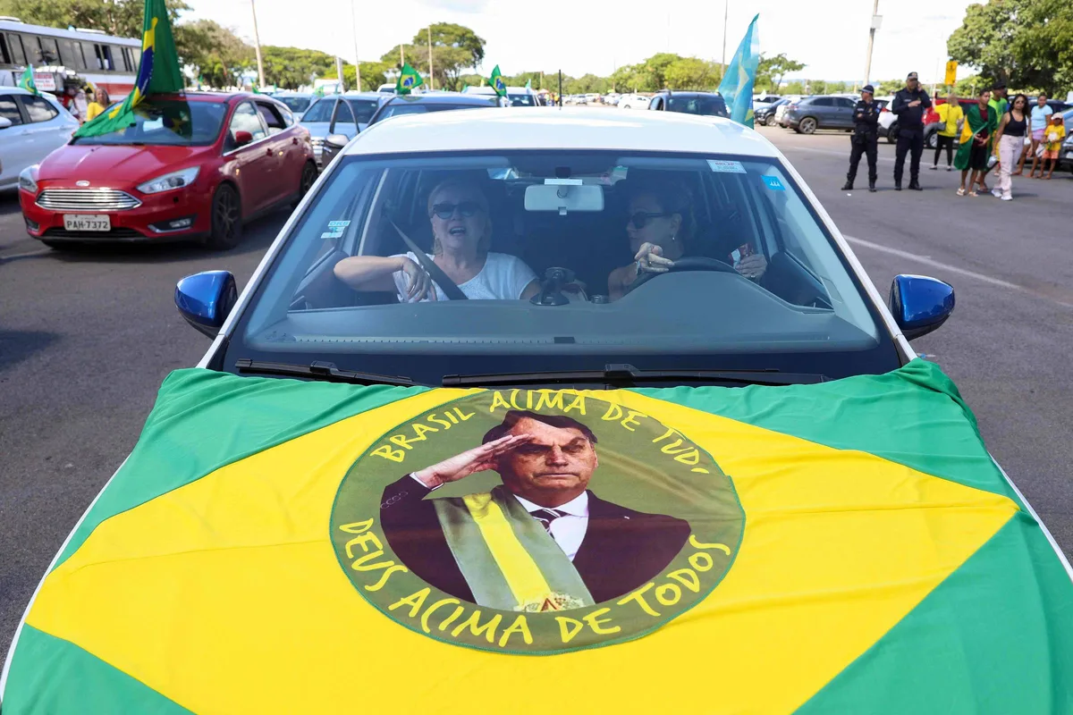 Jornalista lança livro sobre 'catástrofe' do governo Bolsonaro