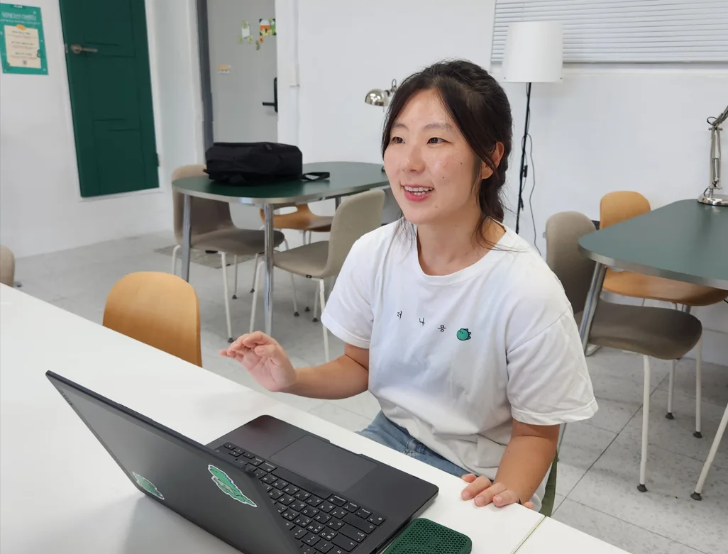 김치 챙겨주던 할머니가 떠났다” 서울 청년이 고성에 둥지 튼 이유 [그 마을엔 청년이 산다]