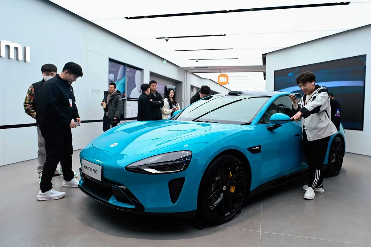 China compromete-se a exportar menos carros elétricos para a UE
