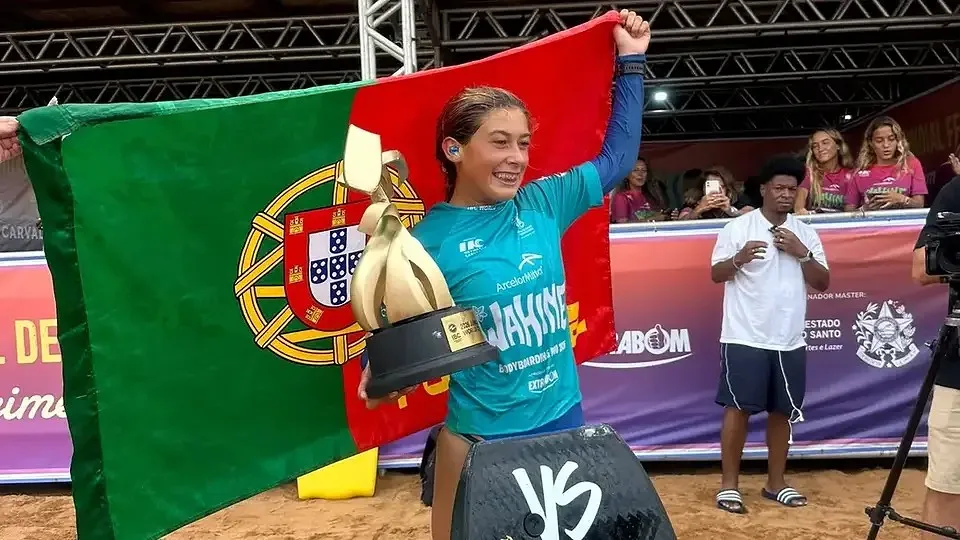 Luana Dourada é campeã mundial de bodyboard