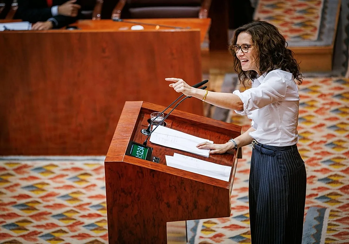Ayuso encara la embestida de la izquierda por el ático y le reta: «Si he mentido, dimito y si no, dimitan ustedes»
