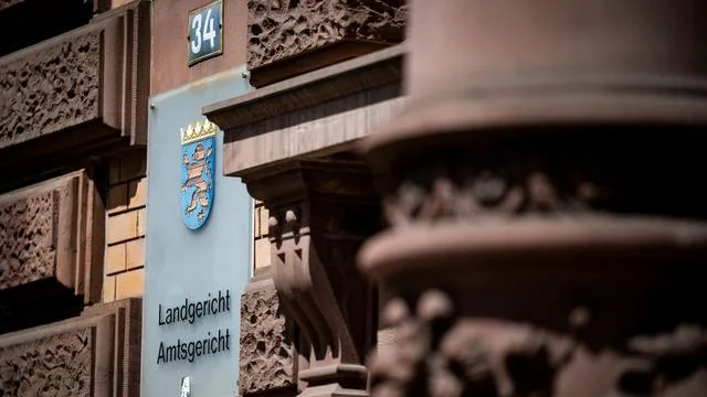 Arzt angeklagt: Anästhesist nach Tod von Mädchen erneut vor Gericht