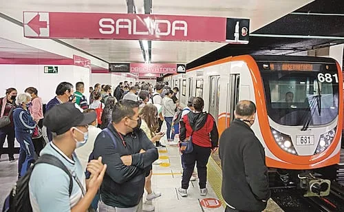 Conductora del Metro es retirada de sus funciones por permitir que una persona ajena viajara en la cabina; podría ser dada de baja
