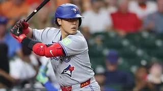 Kazuma Okamoto hace historia en Toronto al romper el récord de jonrones para un novato