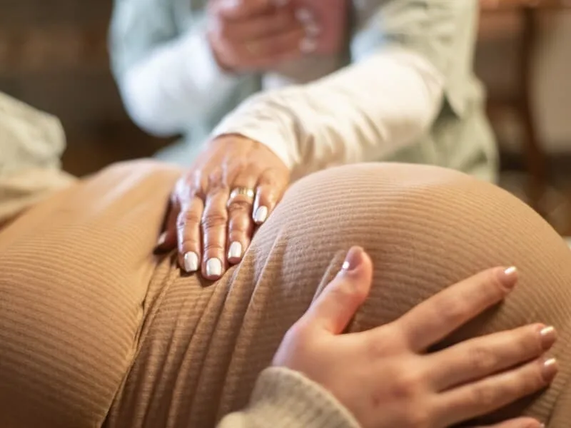 Deputado propõe cesariana imediata em caso de risco à mãe ou ao bebê