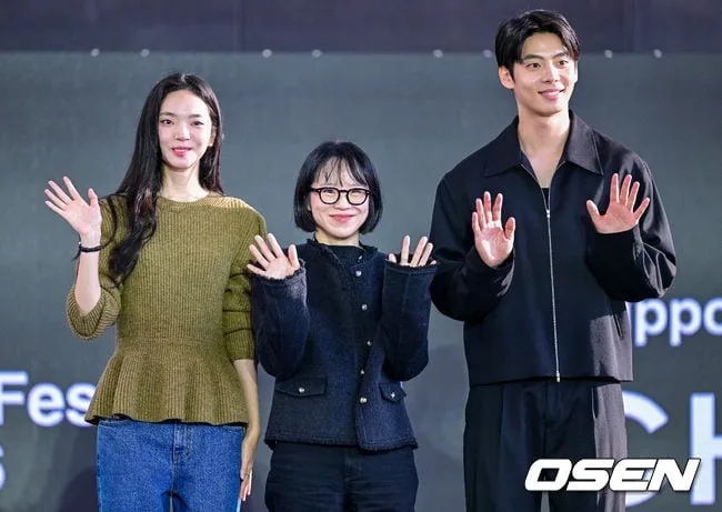 [사진]심수빈-김어진-윤단비 감독, 영화 '첫세계'에서 만나요