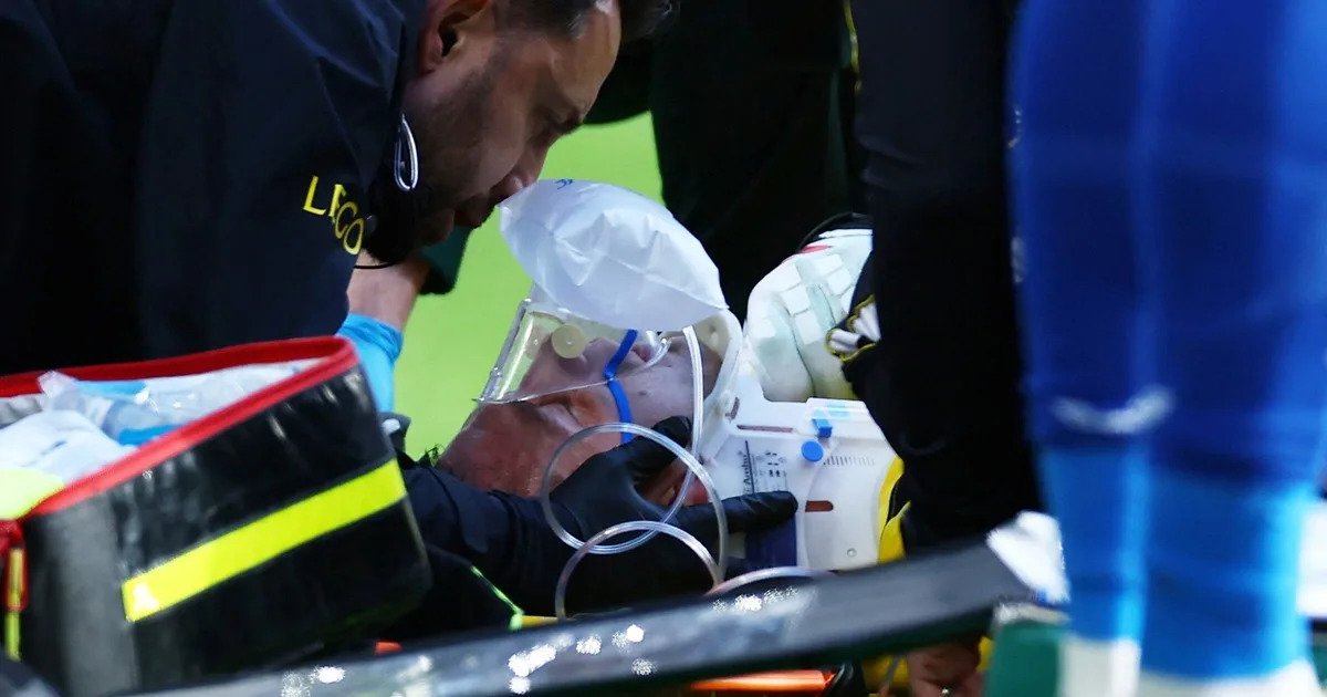 Dibu Martínez fue operado con éxito en Inglaterra