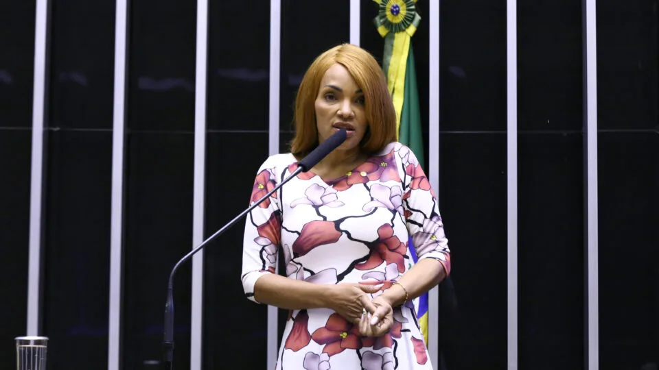 STJ mantém condenação de Flordelis a 50 anos de prisão