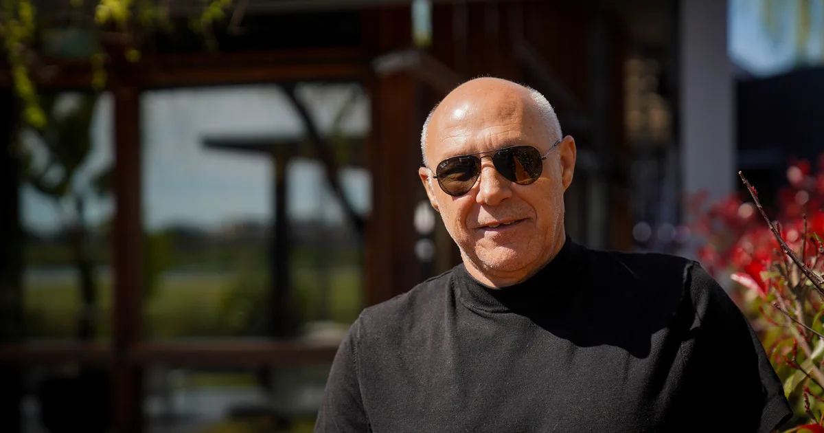 El “Loco” Dalla Libera, sin filtro: la insólita expulsión que lo llevó al retiro, el día que volvió a nacer y las lágrimas que le arrancó Messi