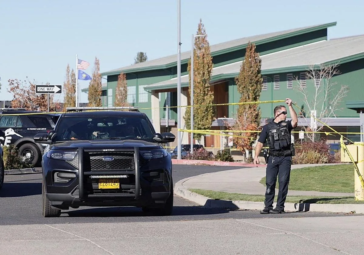 Al menos cuatro muertos en un tiroteo en una escuela de Oregon (EE.UU.)