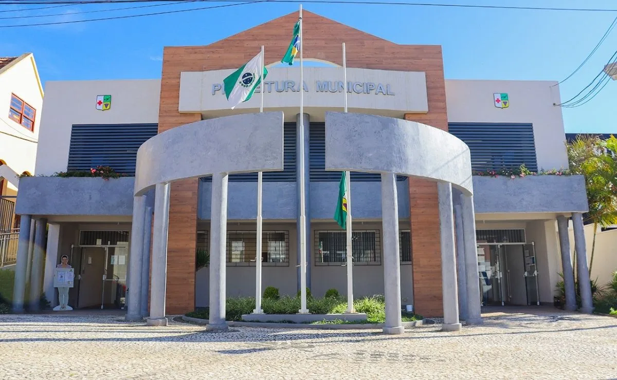 TCE determina que Prefeitura de Colombo pague retroativo do piso dos professores