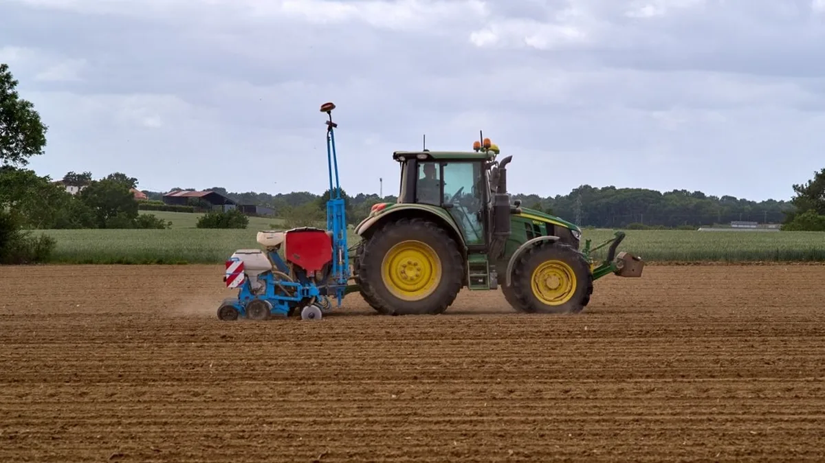 Flambée du prix des carburants : la FNSEA demande le doublement des aides aux agriculteurs pour l'achat de gazole non routier