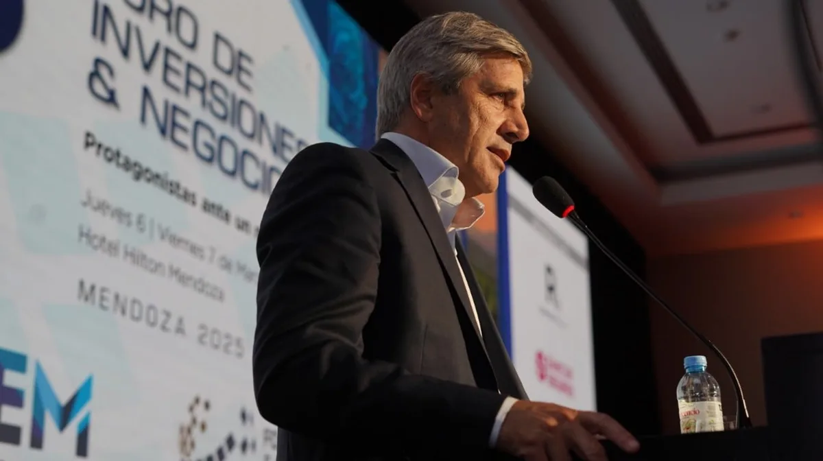Con el riesgo país por encima de los 500 puntos, el Gobierno no saldrá al mercado internacional de deuda y detalló las razones