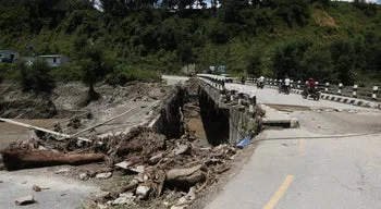 Novo balanço. Cheias devastadoras no Nepal e Tibete provocaram mais de 362 mortos