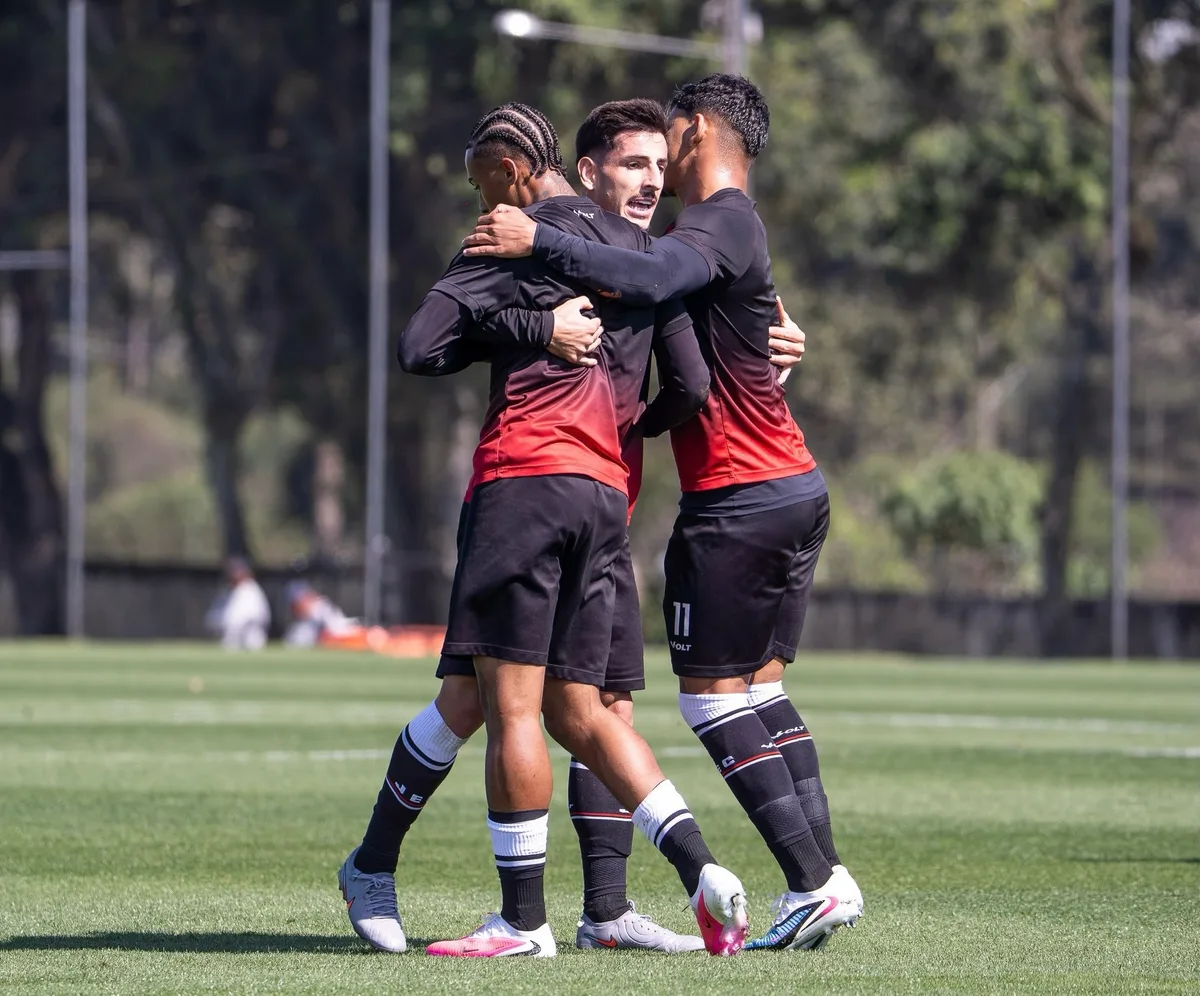 Diego Souza e comissão técnica receberão cerca de R$ 30 mil mensais no Joinville