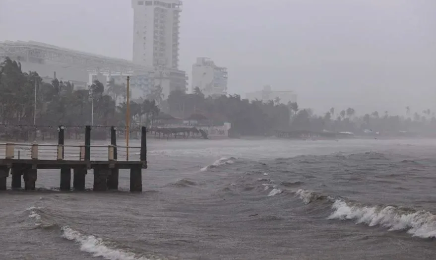 Depresión tropical en México amenaza con convertirse en huracán categoría 3