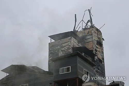 경찰, 3명 사망 천안 공장 화재 조사…"밸브 점검 중 사고"