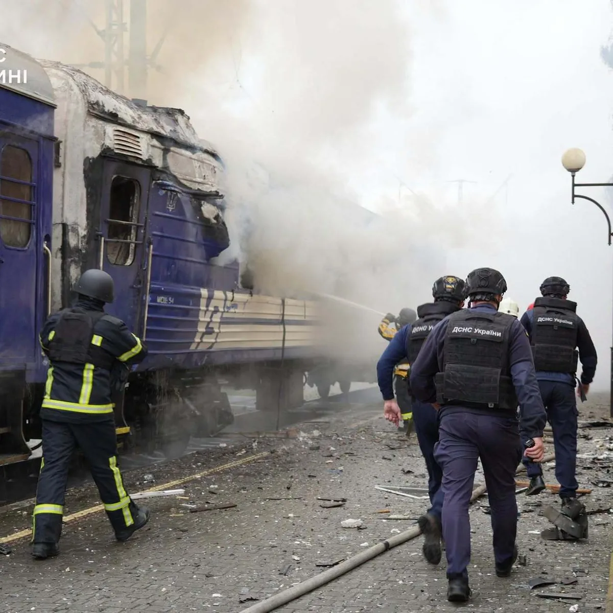 Ukraine-Krieg - Selenskyj kündigt zusätzlichen Schutz für Eisenbahn an