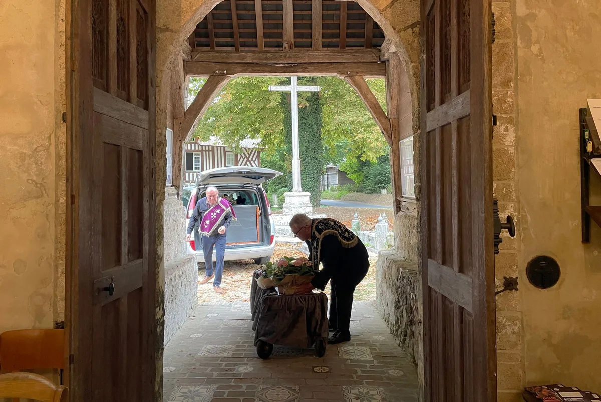 « Un véritable rôle social » : les confréries de charité au service des villages de Normandie