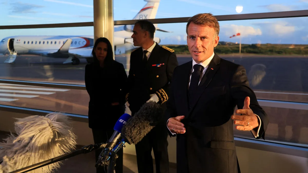 La mise au point d’Emmanuel Macron à Donald Trump à son arrivée à Saint-Pierre-et-Miquelon