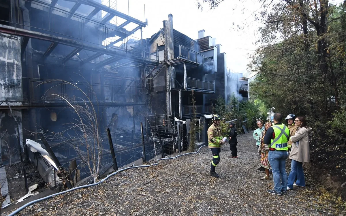 Dos piscinas, grifería italiana y pisos de más de 250 metros: así era la urbanización para ‘influencers’ incendiada en Andorra