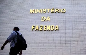 Fazenda atribui aperto das famílias ao custo do crédito, não ao tamanho da dívida