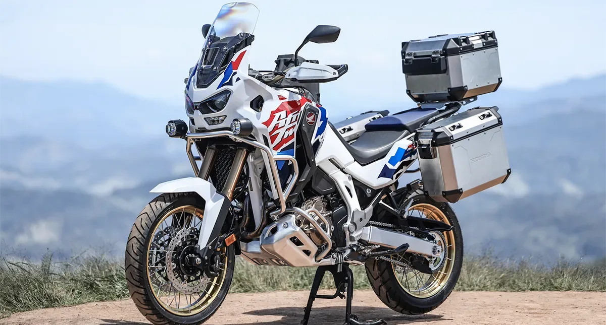 Honda Twin chega ao Brasil com motor de 1084cc e controle de tração