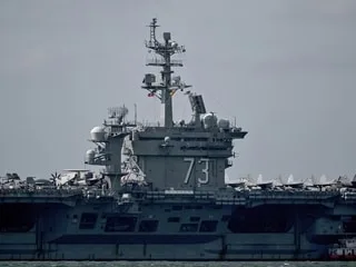 Propulsion nucléaire, 332 m de long… Voici l’USS George Washington, le porte-avions américain envoyé au Moyen-Orient
