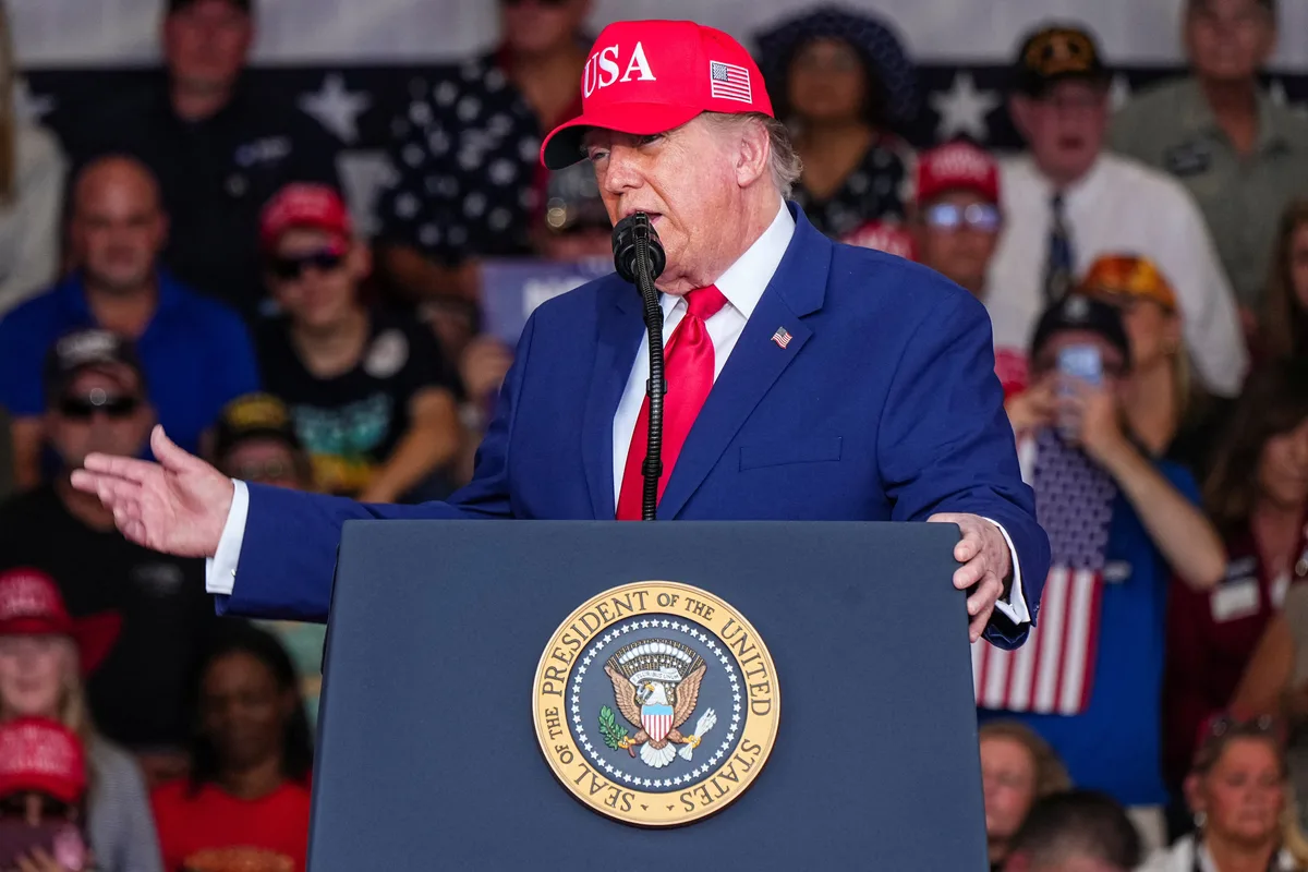 Donald Trump dijo que Francia “está en llamas” y “destrozado” por la inmigración: “¡Cierren sus fronteras y tomen el control!"