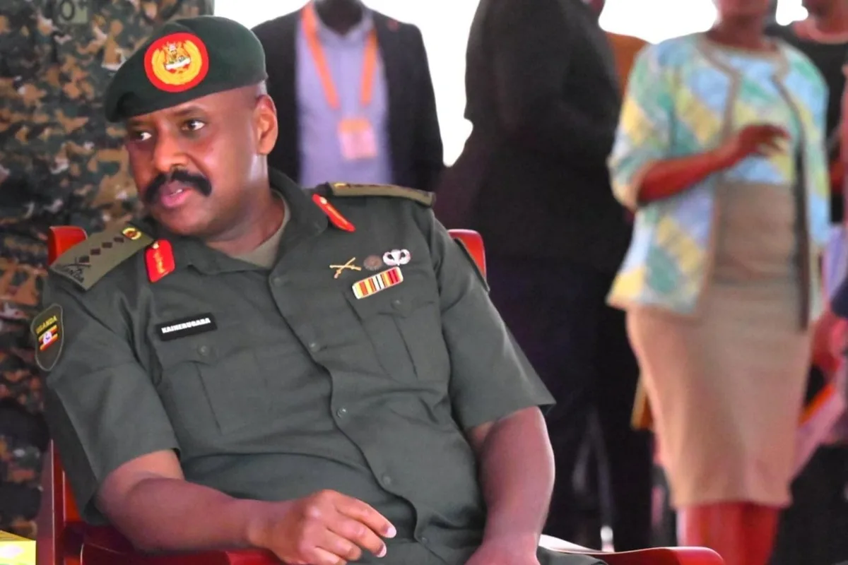 El jefe del Ejército de Uganda e hijo del presidente afirma que se postulará a la presidencia en 2031