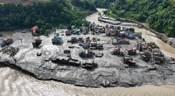 Mais de 1.300 desaparecidos no Nepal e Tibete após enxurradas