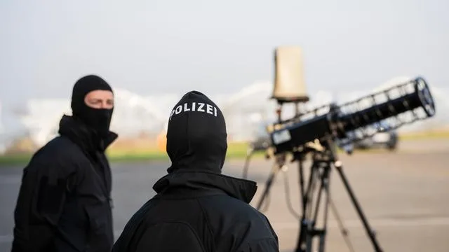 Hybride Kriegsführung: Mehr Drohnenflüge - Delegation war in Kiew