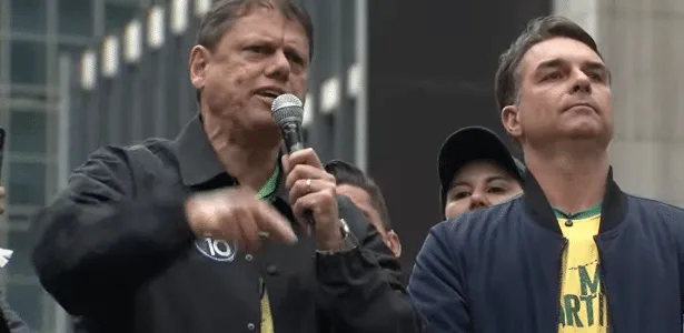 Datafolha: 'Tarcísio eleito no 1º turno é problemão pra Lula', diz Toledo