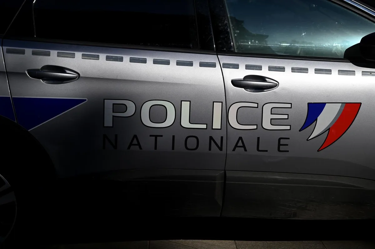 Muere un policía de 22 años tras ser atropellado durante una persecución en Nantes (Francia)