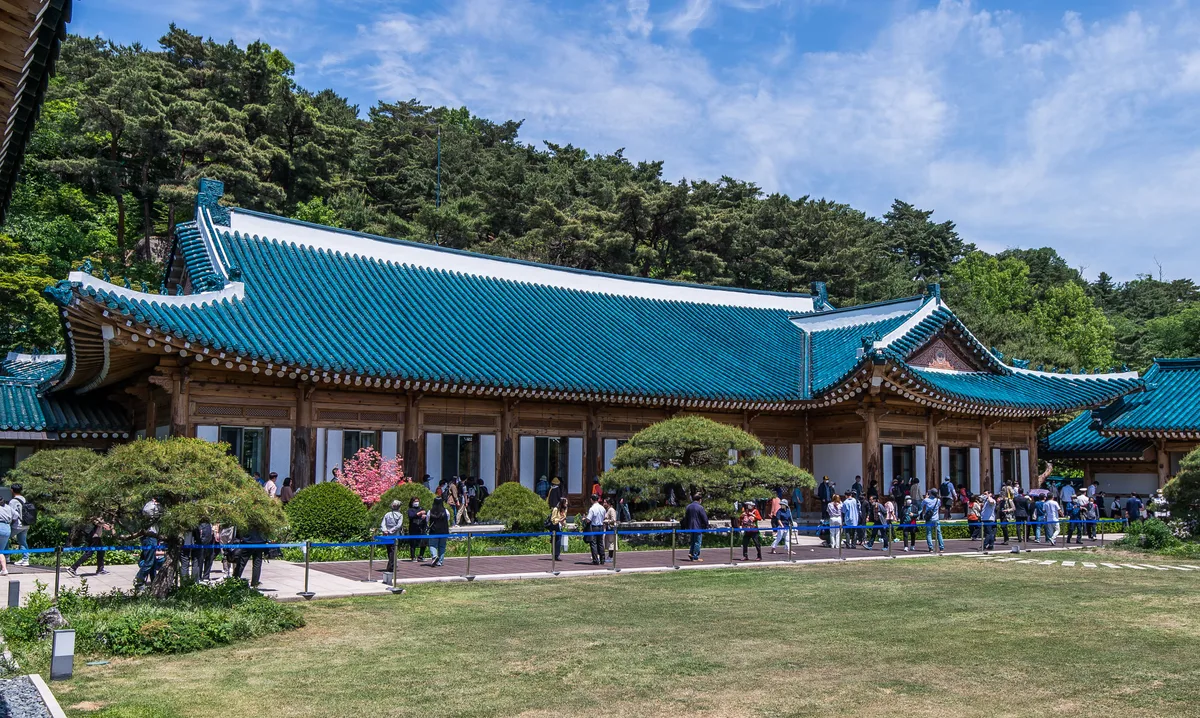 상반기에 靑 입주한다더니… 이삿날 못잡는 李대통령