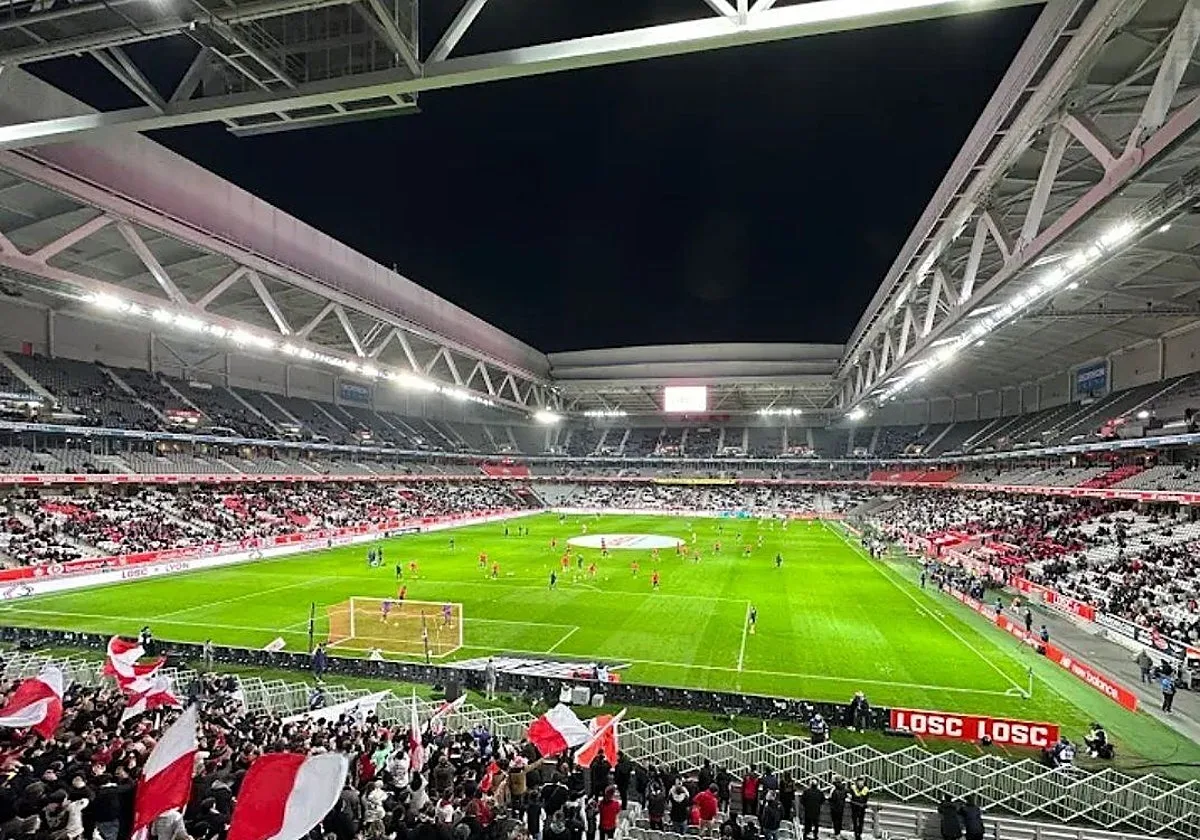 El Lille le pide permiso al Betis para poder cerrar la cubierta de su estadio ante la lluvia prevista