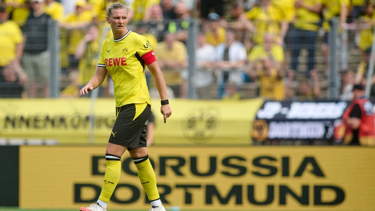 Frauen-Fußball: „Extrem heiß“: Popp und BVB-Frauen starten in Regionalliga